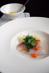 真鱈のアイオリ サフランとにんにくのソース